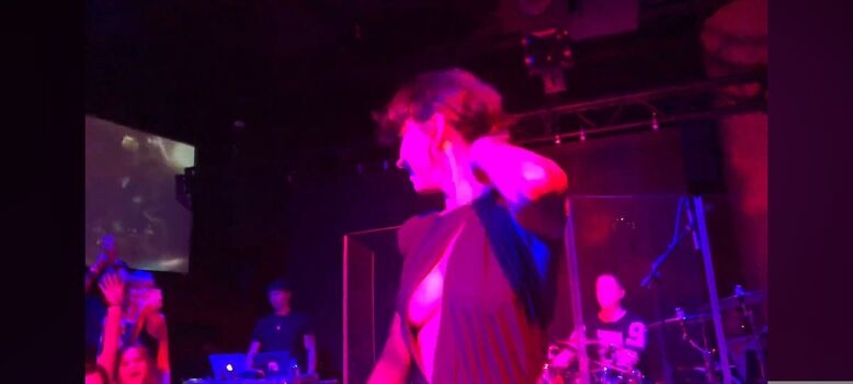 🔥 Apostoleanu page leaked private photo uncensored full