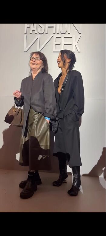 🔥 Apostoleanu page leaked private photo uncensored full