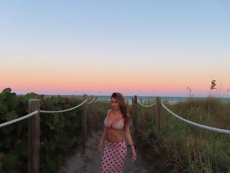 🔥 Ariana white page leaked private photo uncensored full