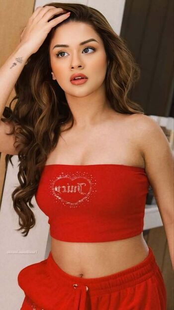 🔥 Avneet kaur page leaked private photo uncensored full