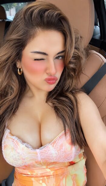 🔥 Avneet kaur page leaked private photo uncensored full
