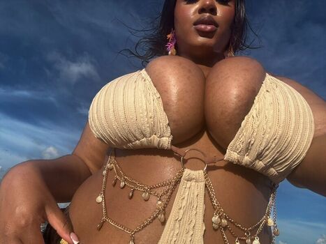 🔥 Beyondbeautiful leaked private photo uncensored full