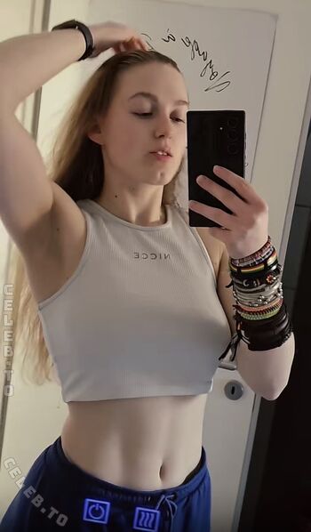🔥 Einfachnurchristiinaa page leaked private photo uncensored full