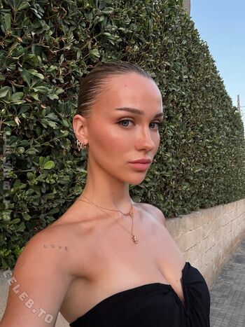 🔥 Ema louise  page leaked private photo uncensored full