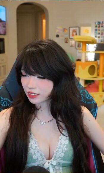 🔥 Emiru  page leaked private photo uncensored full