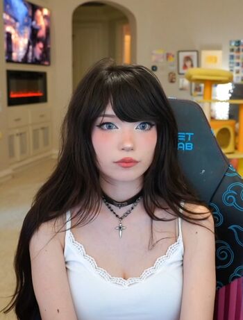 🔥 Emiru  page leaked private photo uncensored full