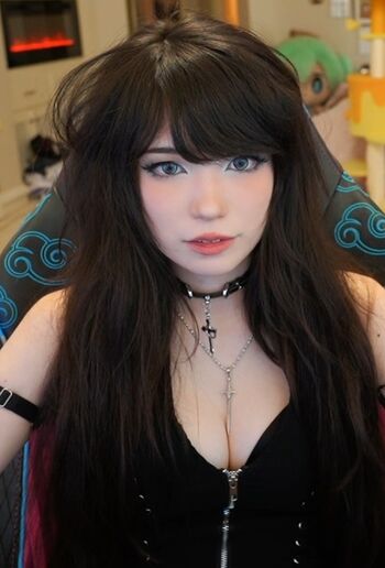 🔥 Emiru  page leaked private photo uncensored full