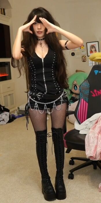 🔥 Emiru  page leaked private photo uncensored full