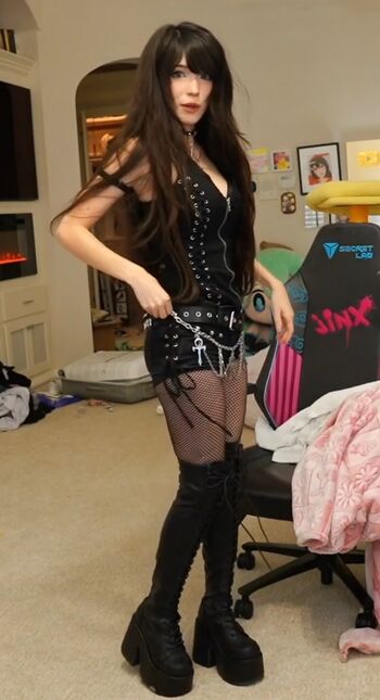 🔥 Emiru  page leaked private photo uncensored full