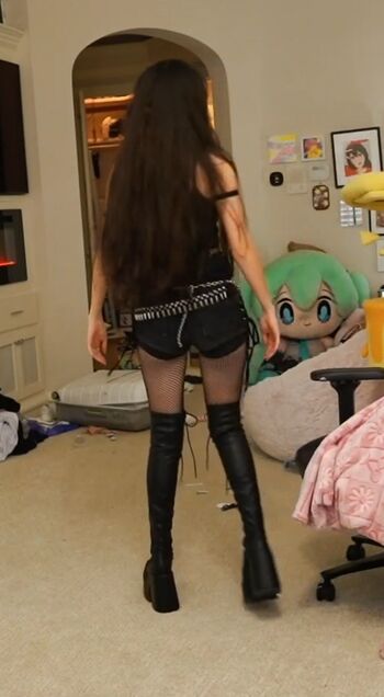 🔥 Emiru  page leaked private photo uncensored full