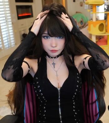 🔥 Emiru  page leaked private photo uncensored full