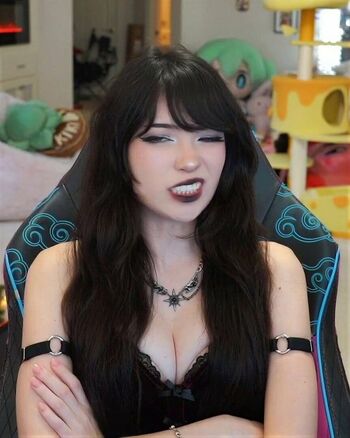🔥 Emiru  page leaked private photo uncensored full