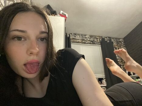 🔥 Feet up page leaked private photo uncensored full