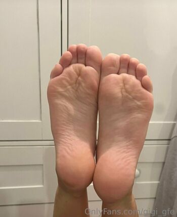 🔥 Feet up page leaked private photo uncensored full