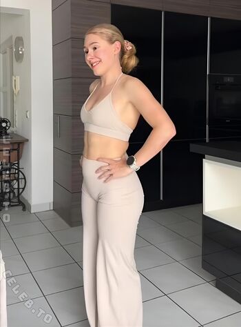 🔥 Fitbyhannaah page leaked private photo uncensored full