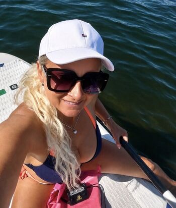 🔥 Incredible milf leaked private photo uncensored full
