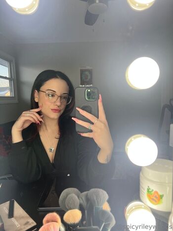🔥 Itsrileywoods leaked private photo uncensored full