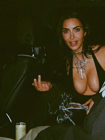 🔥 Kim kardashian  page leaked private photo uncensored full