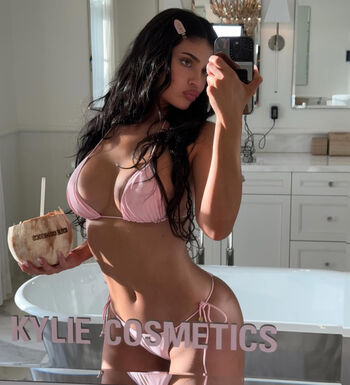 🔥 Kylie jenner  page leaked private photo uncensored full