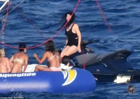 🔥 Kylie jenner  page leaked private photo uncensored full