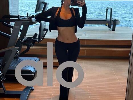 🔥 Kylie jenner  page leaked private photo uncensored full