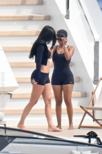 🔥 Kylie jenner  page leaked private photo uncensored full