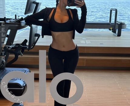 🔥 Kylie jenner  page leaked private photo uncensored full