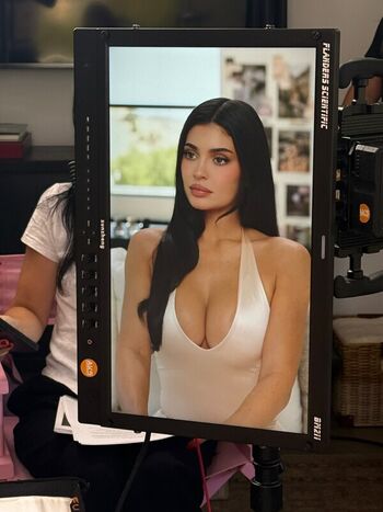🔥 Kylie jenner  page leaked private photo uncensored full