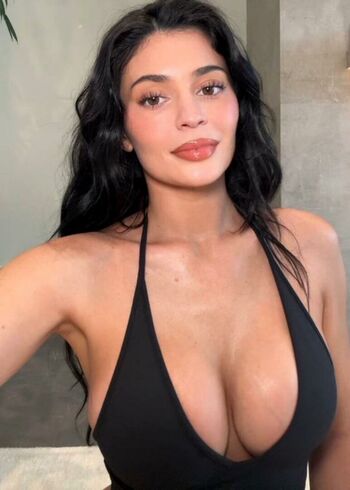 🔥 Kylie jenner  page leaked private photo uncensored full