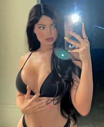 🔥 Kylie jenner  page leaked private photo uncensored full