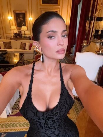 🔥 Kylie jenner  page leaked private photo uncensored full