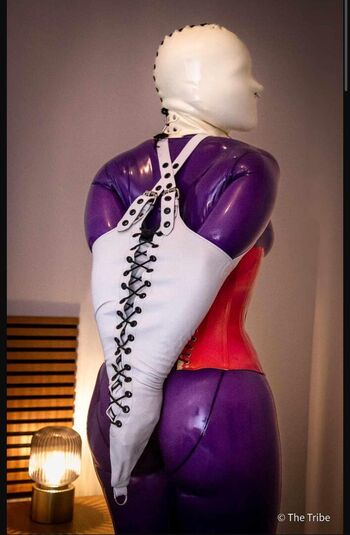 🔥 Latex fetish page leaked private photo uncensored full