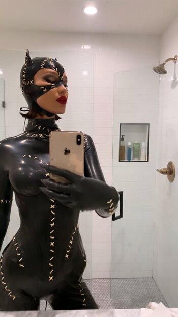 🔥 Latex fetish page leaked private photo uncensored full