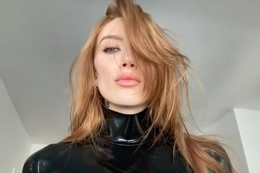🔥 Latex fetish page leaked private photo uncensored full
