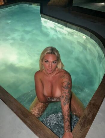 🔥 Laurine   page leaked private photo uncensored full