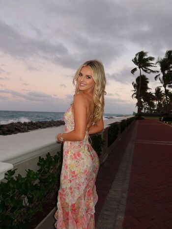 🔥 Lindsay brewer  page leaked private photo uncensored full