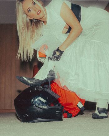 🔥 Lindsay brewer leaked private photo uncensored full