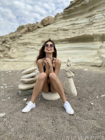 🔥 Little caprice  page leaked private photo uncensored full