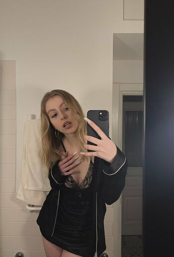 🔥 Littlelilyyyyyyy leaked private photo uncensored full