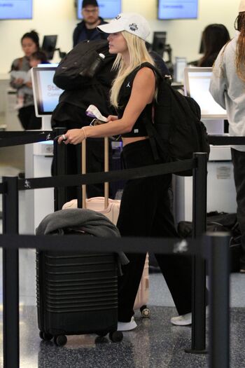 🔥 Livvy dunne  page leaked private photo uncensored full