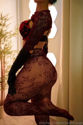 🔥 Lizzielestrange  page leaked private photo uncensored full