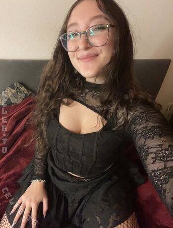 🔥 Lucyyy  page leaked private photo uncensored full