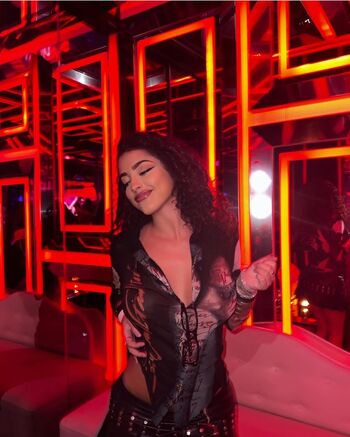 🔥 Malu trevejo  page leaked private photo uncensored full