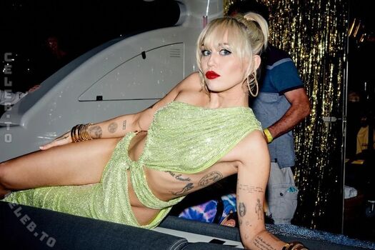 🔥 Miley cyrus page leaked private photo uncensored full