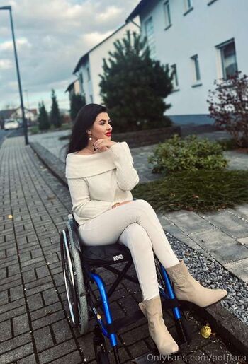 🔥 Pretty wheelchair girl leaked private photo uncensored full