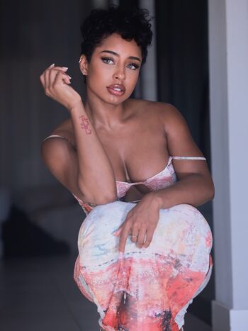 🔥 Qimmah russo  page leaked private photo uncensored full