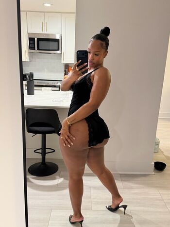 🔥 Realkeylamarie  page leaked private photo uncensored full