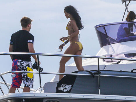 🔥 Rihanna  page leaked private photo uncensored full