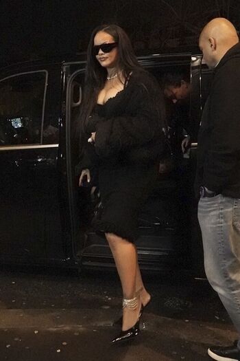 🔥 Rihanna  page leaked private photo uncensored full