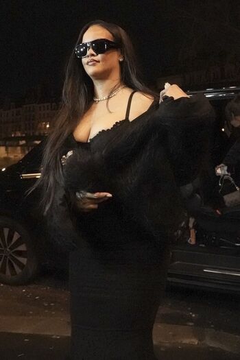 🔥 Rihanna  page leaked private photo uncensored full